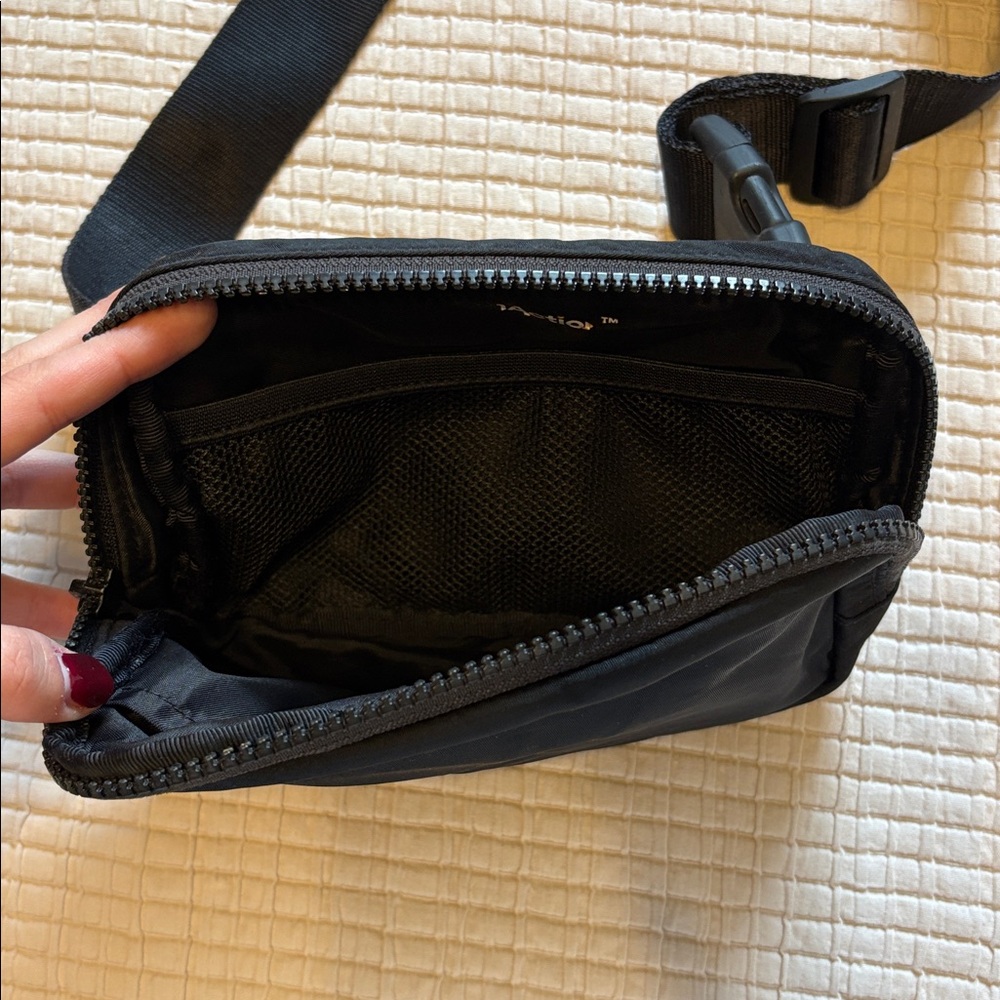 Aritzia Black Crossbody Bag - Picture 5 of 6